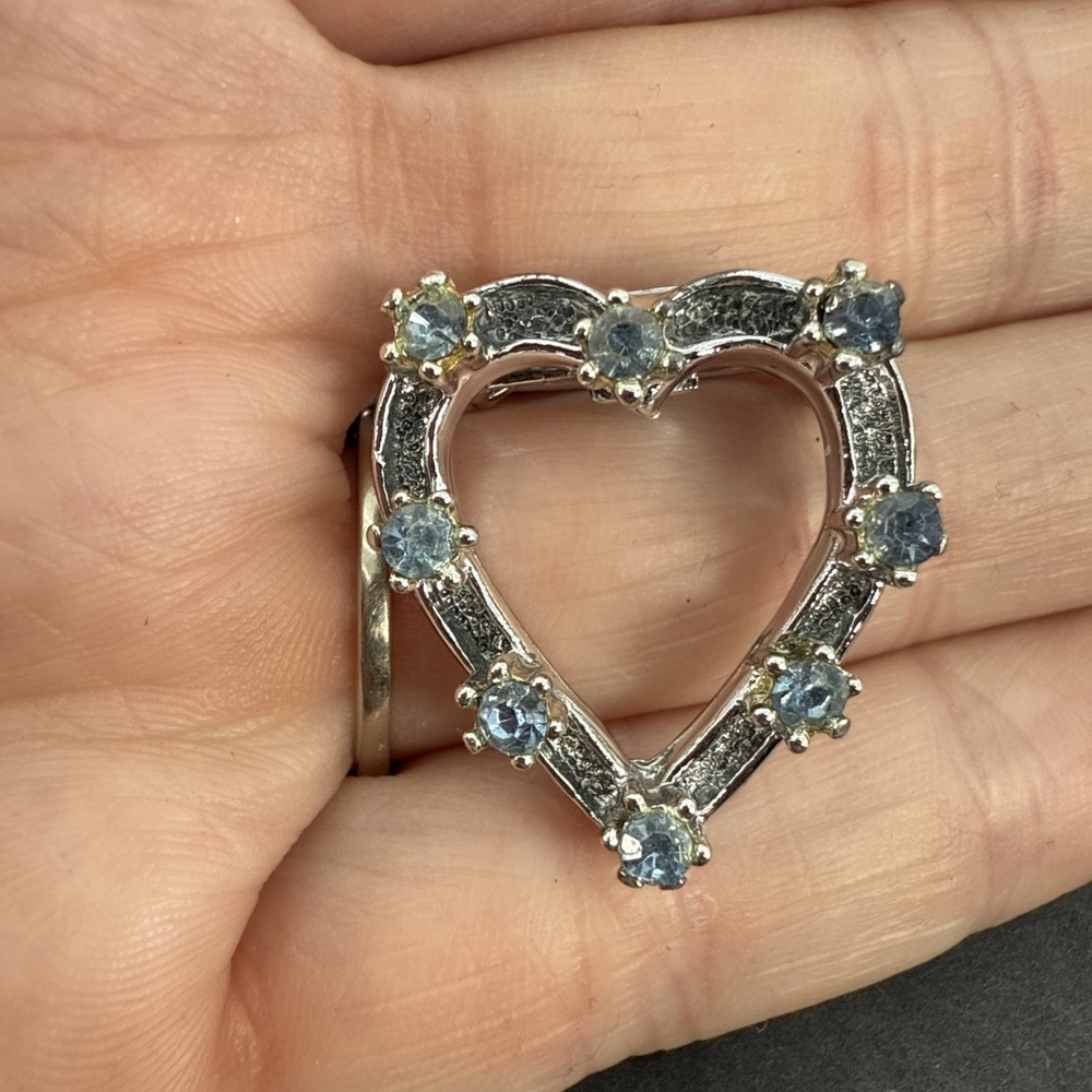 Vintage brooch Heart Blue Rhinestone silver tone vintage 1950s for collection!!! - Picture 4 of 7